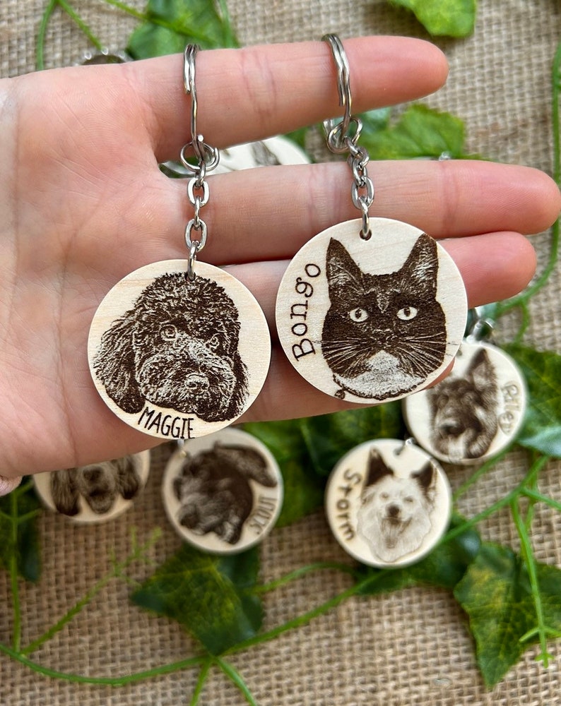 Engraved wood slice keyring