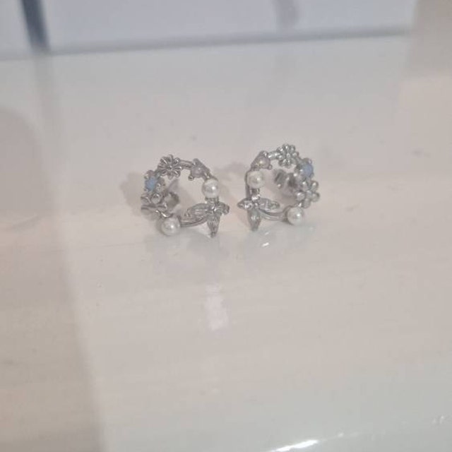 Sterling Silver Tiny Flower Wreath Stud Earrings