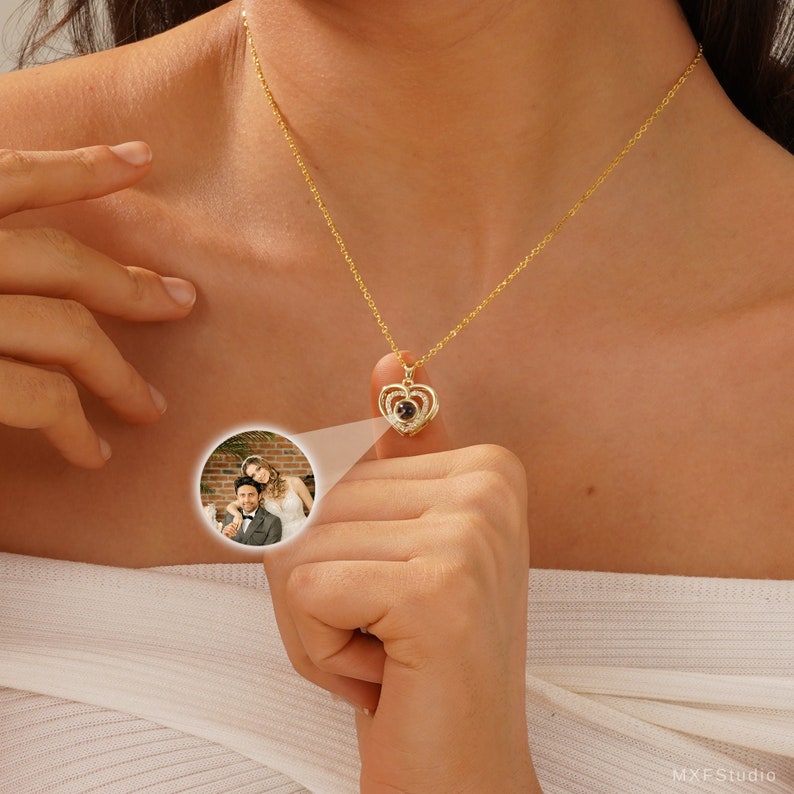 Heart Projection Photo Necklace